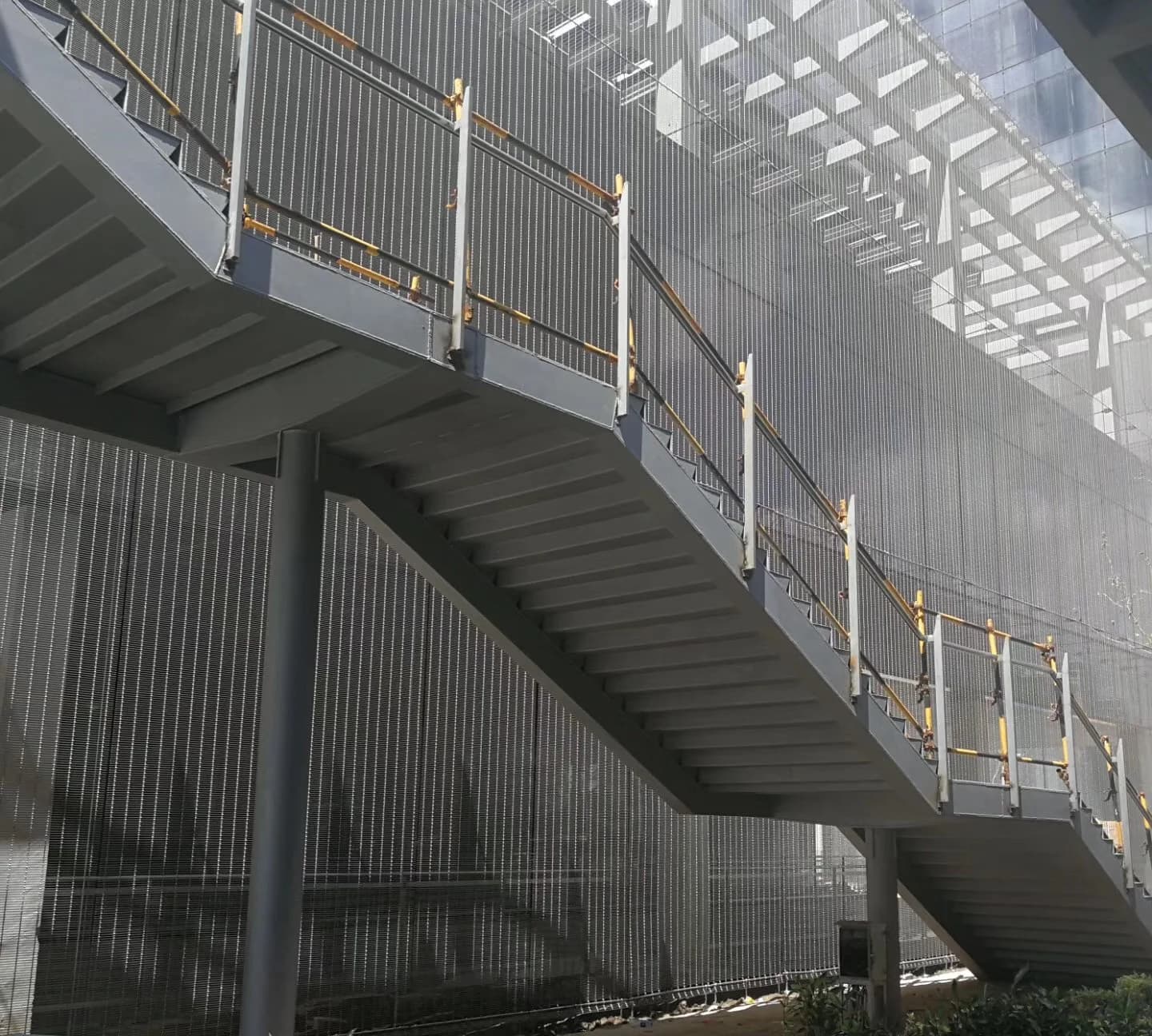 Shanghai Qiantan Enterprise World outdoor stair and mesh in an archive view